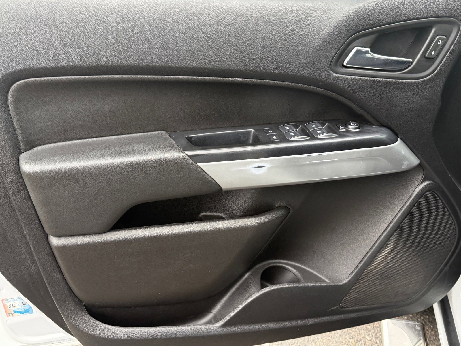 Used 2019 Chevrolet Colorado LT image 16