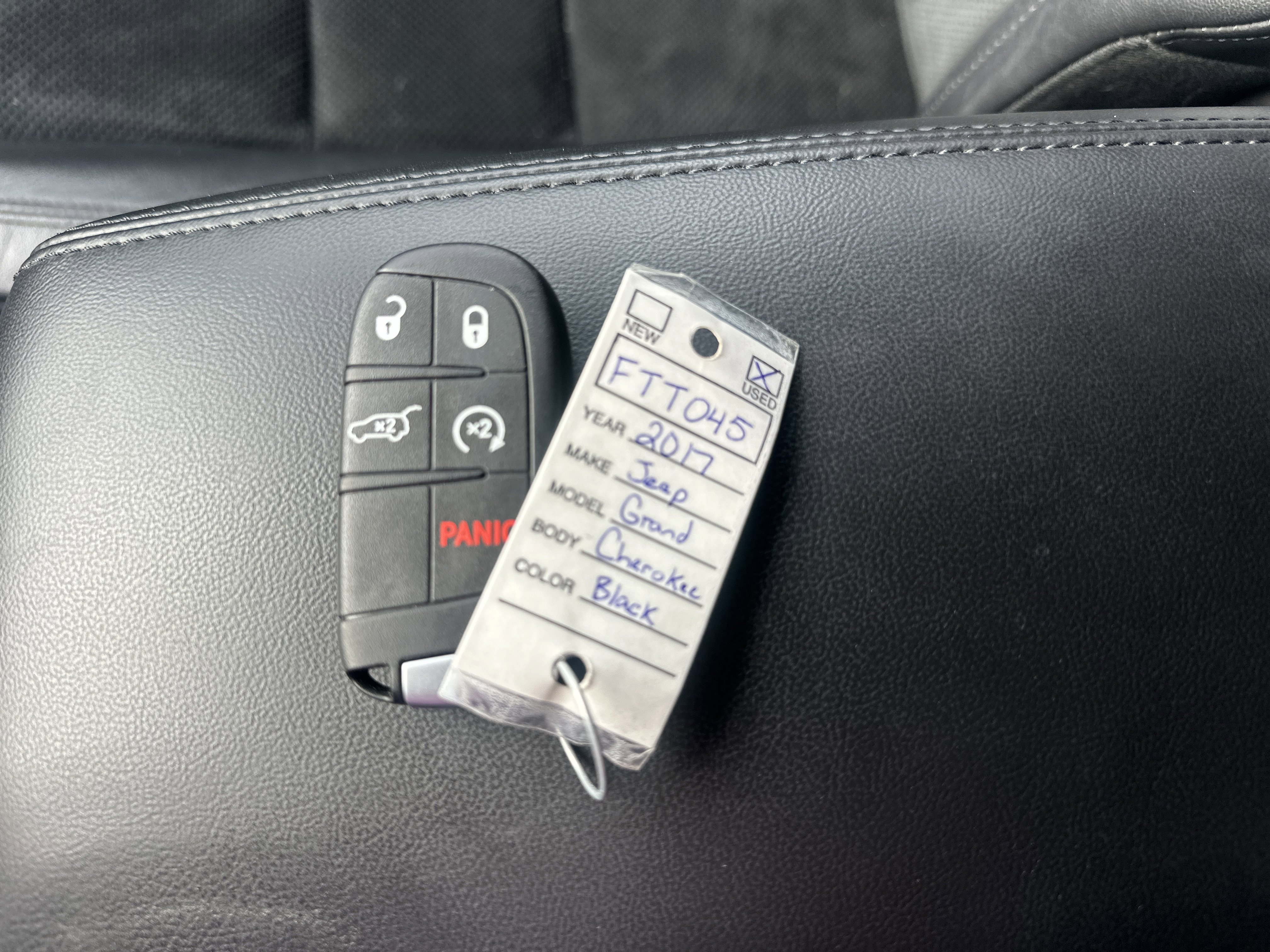 Used 2017 Jeep Grand Cherokee Altitude image 20