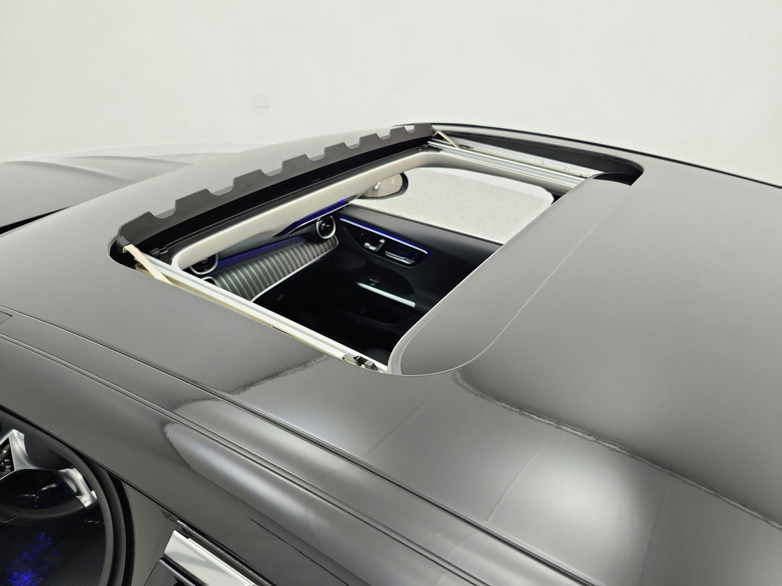 Used 2023 Mercedes-Benz C 300 Sedan image 11