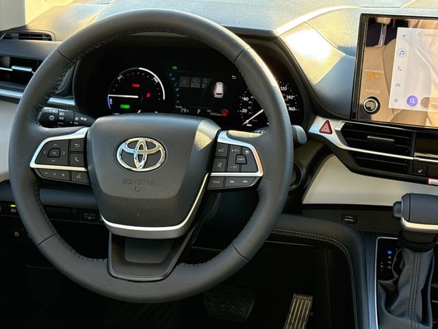 Used 2026 Toyota Sienna XLE FWD image 13