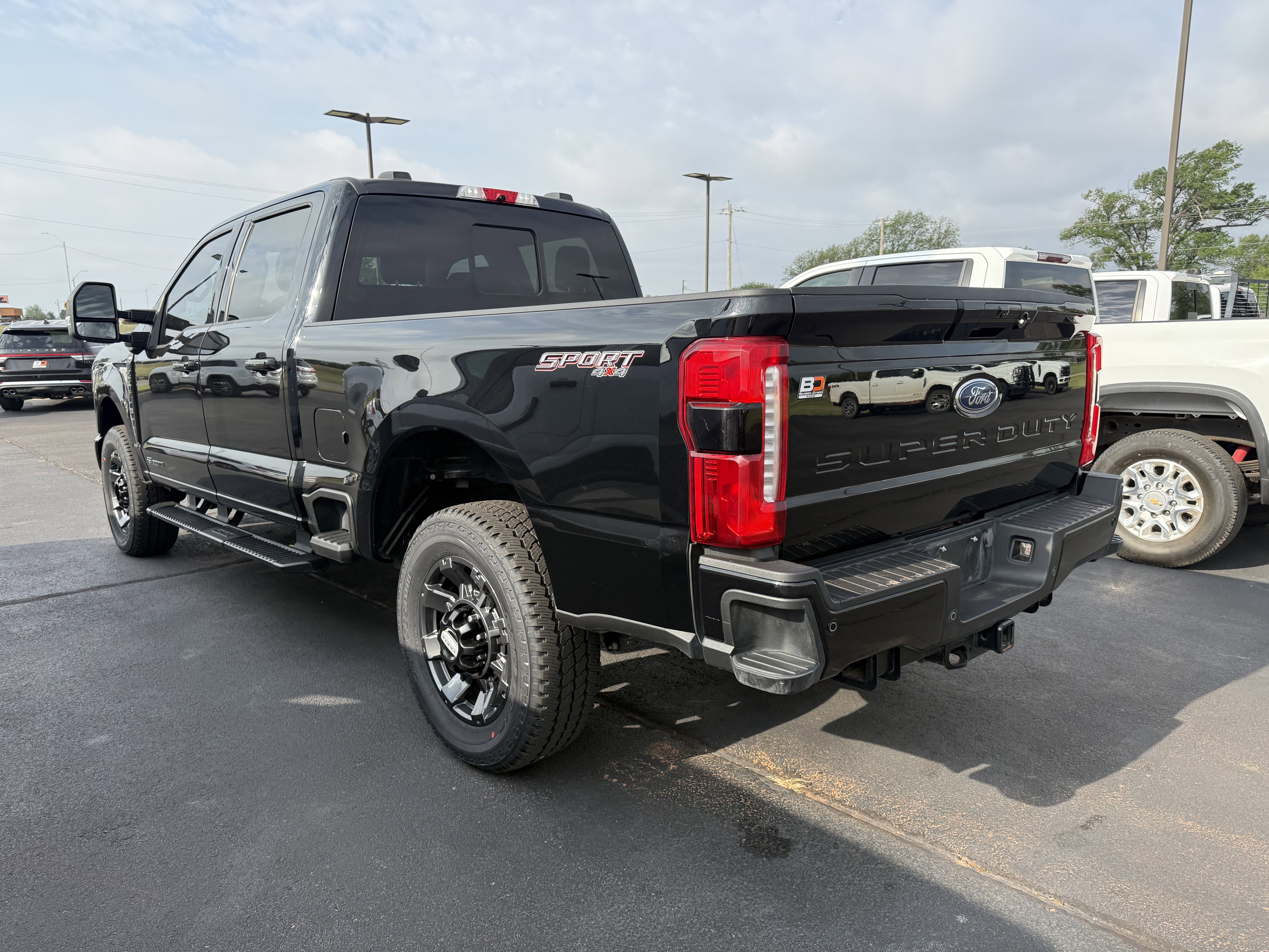 Used 2024 Ford F250 Lariat w/ Sport Appearance Package AWD/4WD image 4