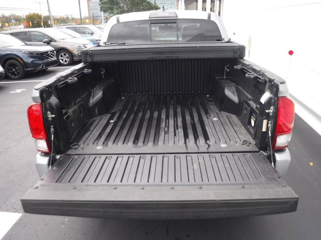 Used 2017 Toyota Tacoma TRD Sport image 15