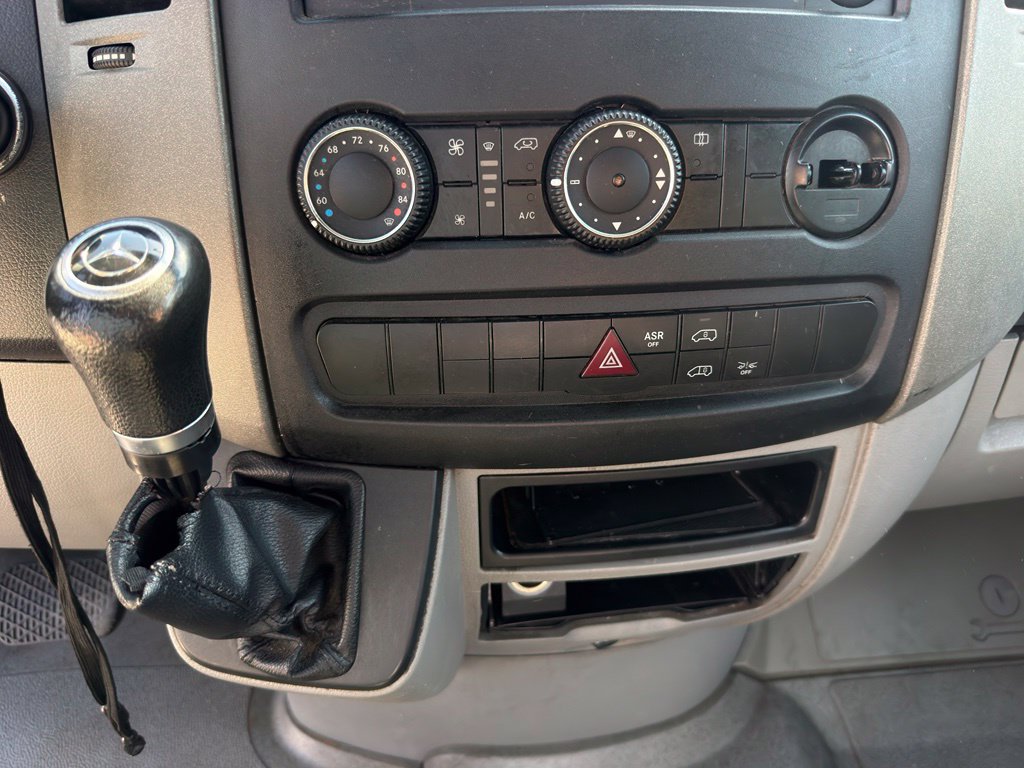 Used 2018 Mercedes-Benz Sprinter 2500 image 27