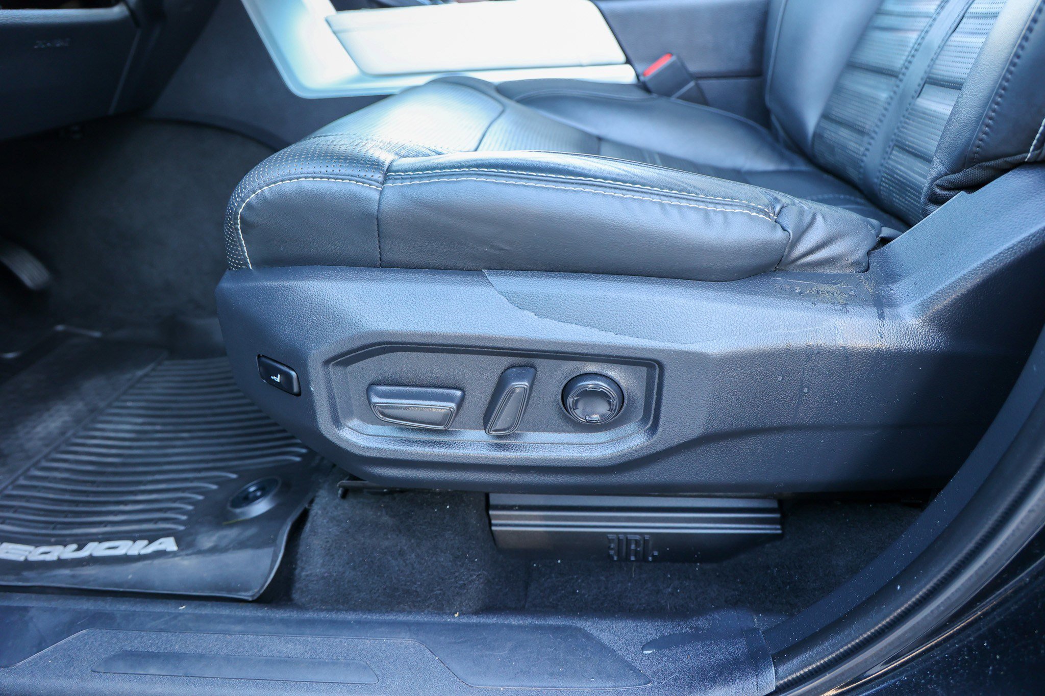 Used 2023 Toyota Sequoia Capstone image 31