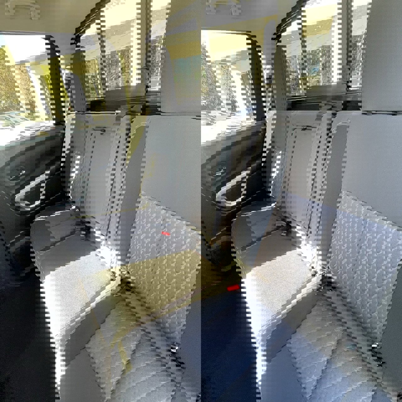 Used 2024 Nissan Titan SV w/ SV Convenience Package image 23