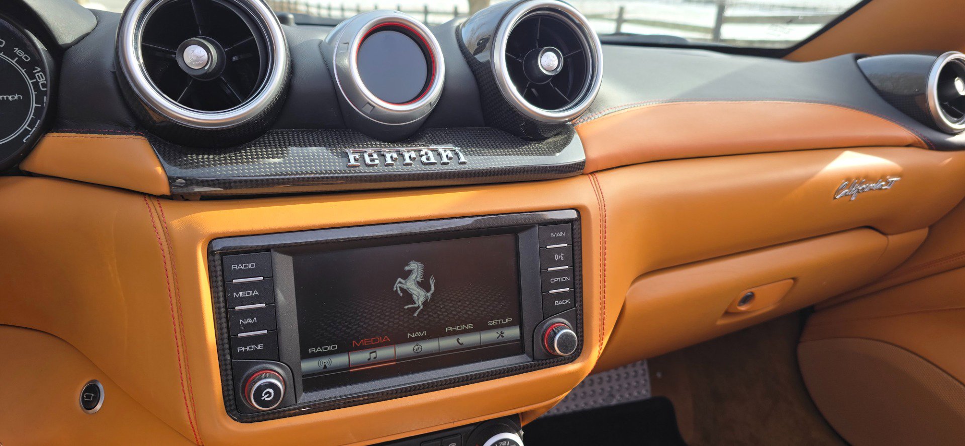 Used 2015 Ferrari California T RWD image 24