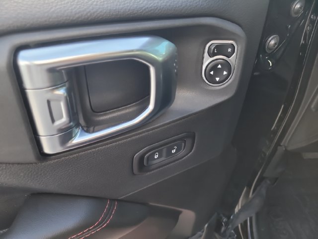 Used 2025 Jeep Wrangler Unlimited Rubicon AWD/4WD image 18