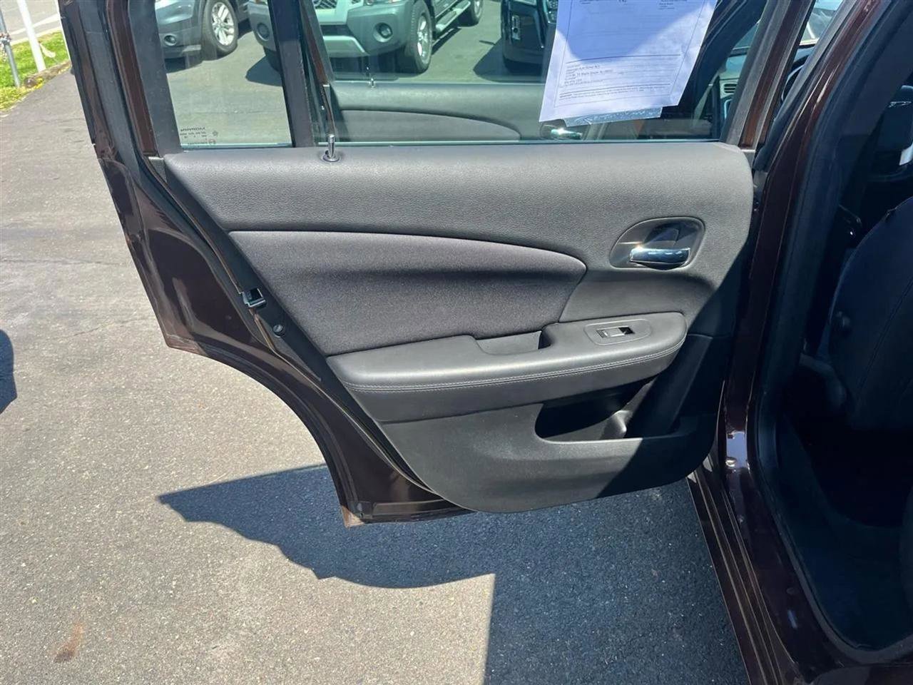 Used 2012 Chrysler 200 Touring image 16