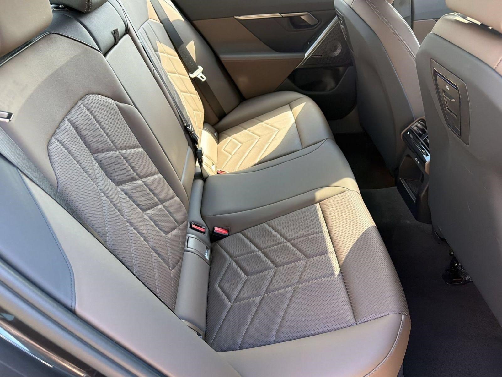 Used 2024 BMW 530i w/ Premium Package RWD image 26