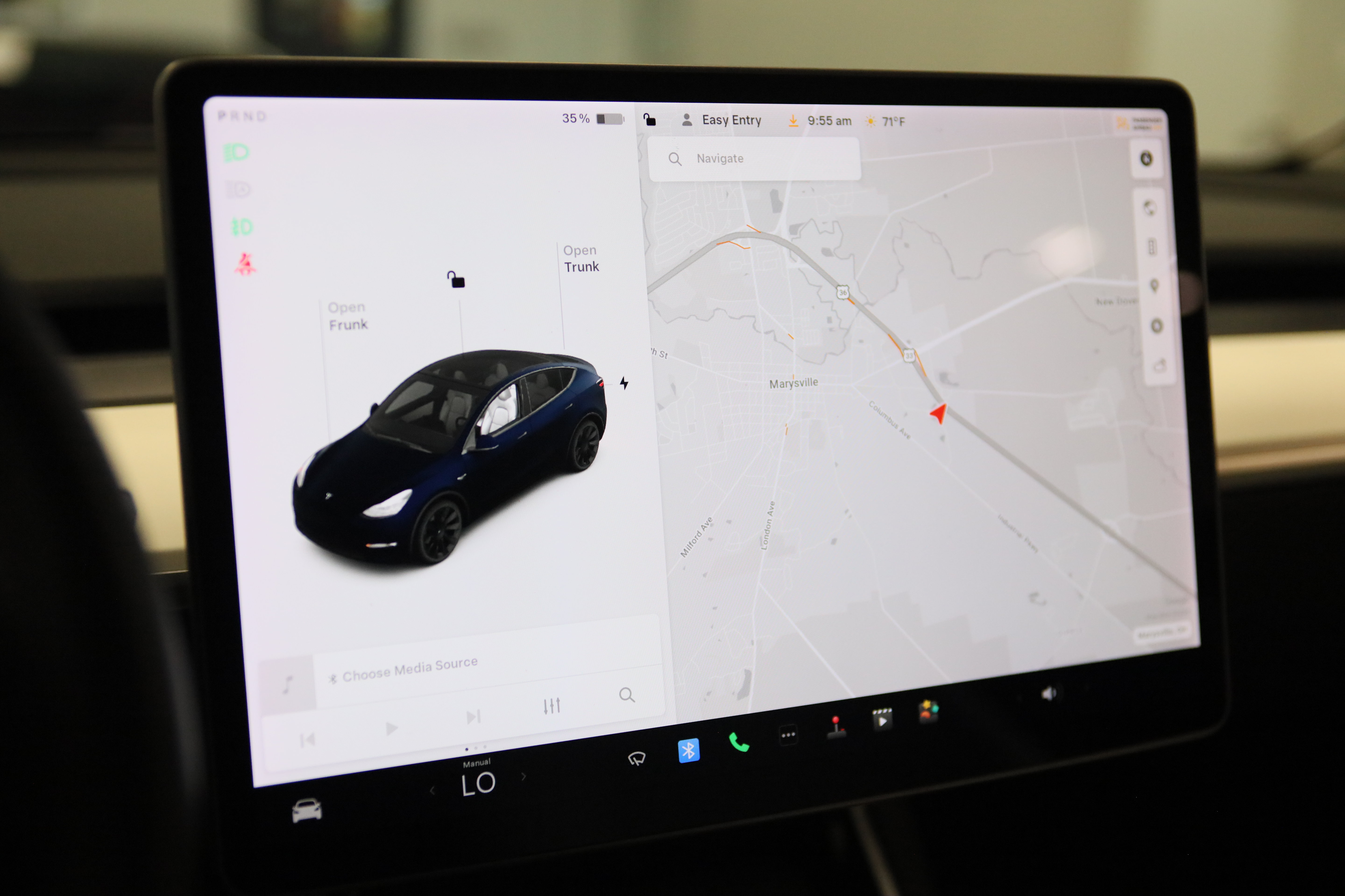 Used 2021 Tesla Model Y Long Range AWD/4WD image 24