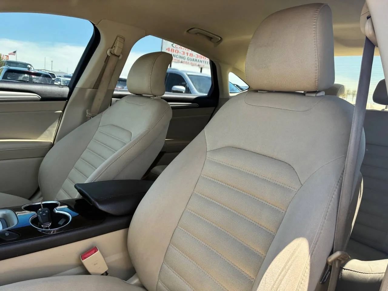 Used 2015 Ford Fusion SE FWD image 18