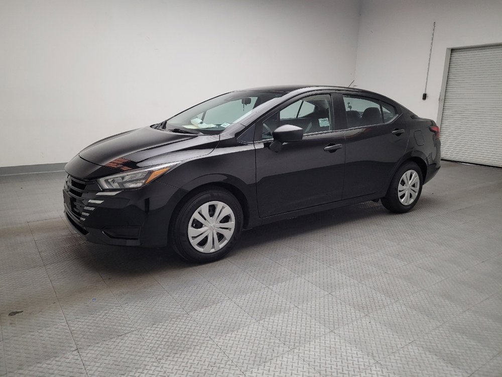 Used 2025 Nissan Versa S image 2