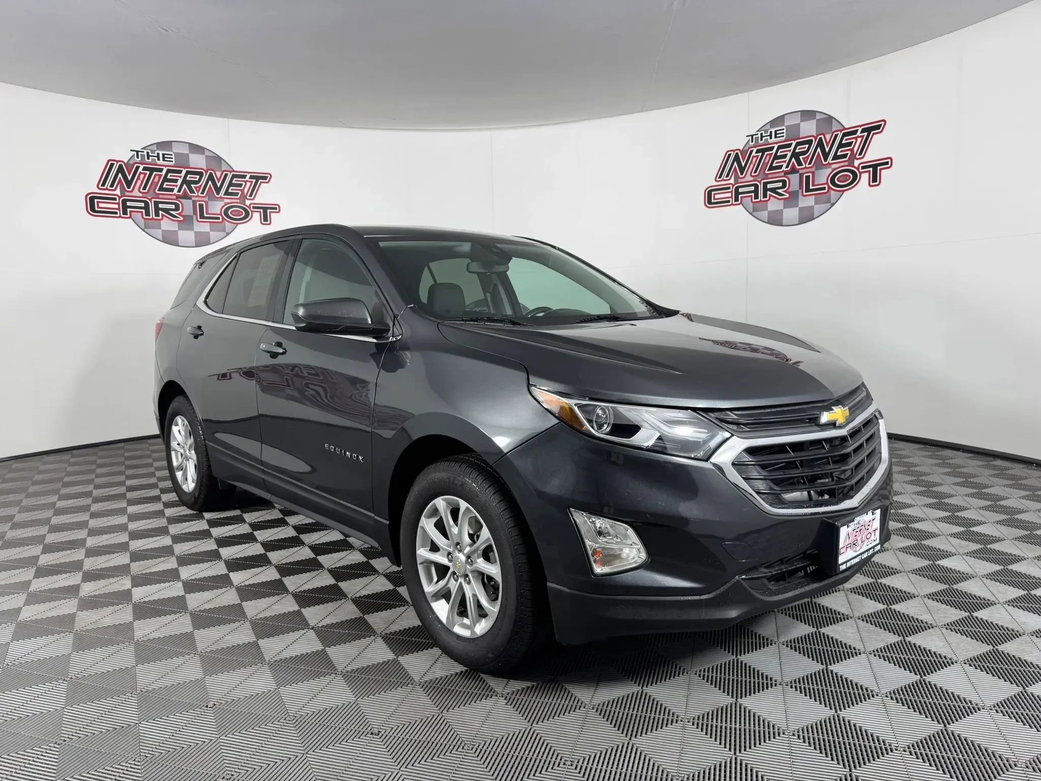 Used 2020 Chevrolet Equinox LT w/ Driver Convenience Package FWD image 9