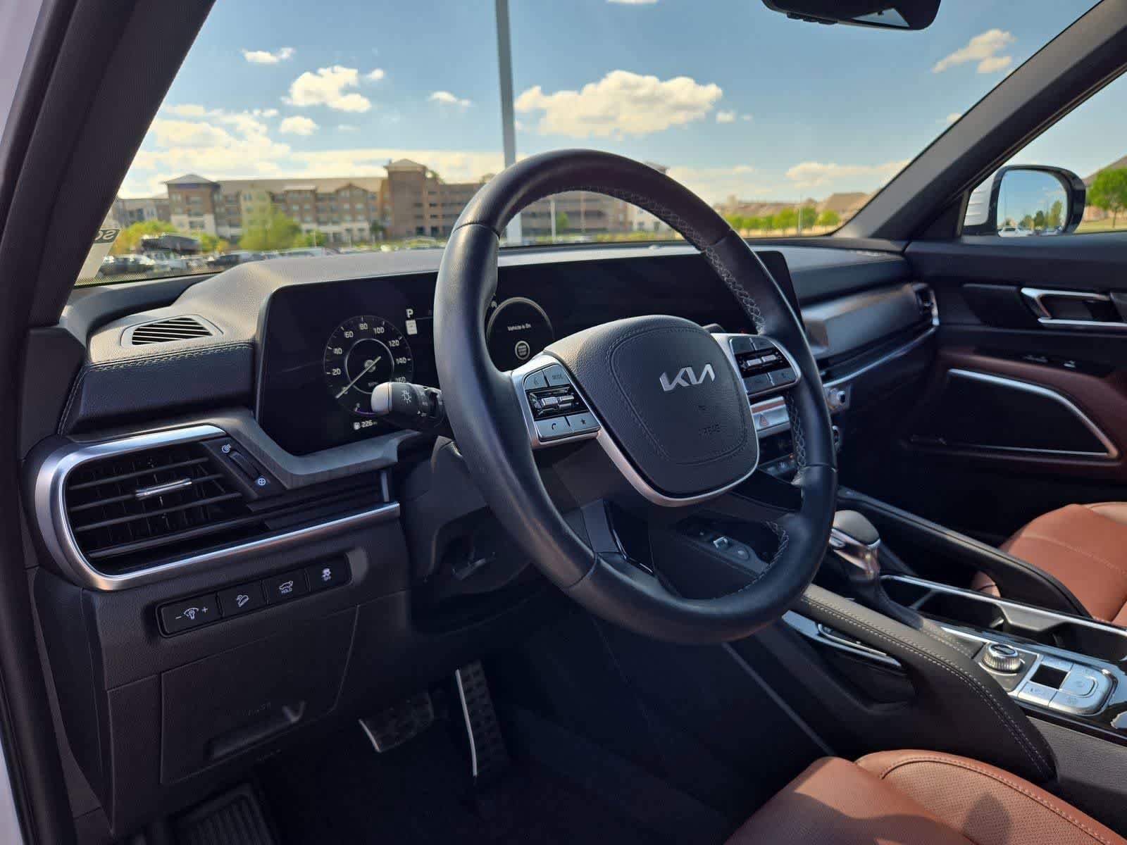 Certified 2025 Kia Telluride SX image 2
