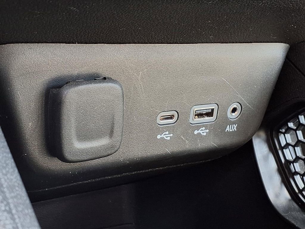 Used 2022 Chevrolet TrailBlazer LT FWD image 26