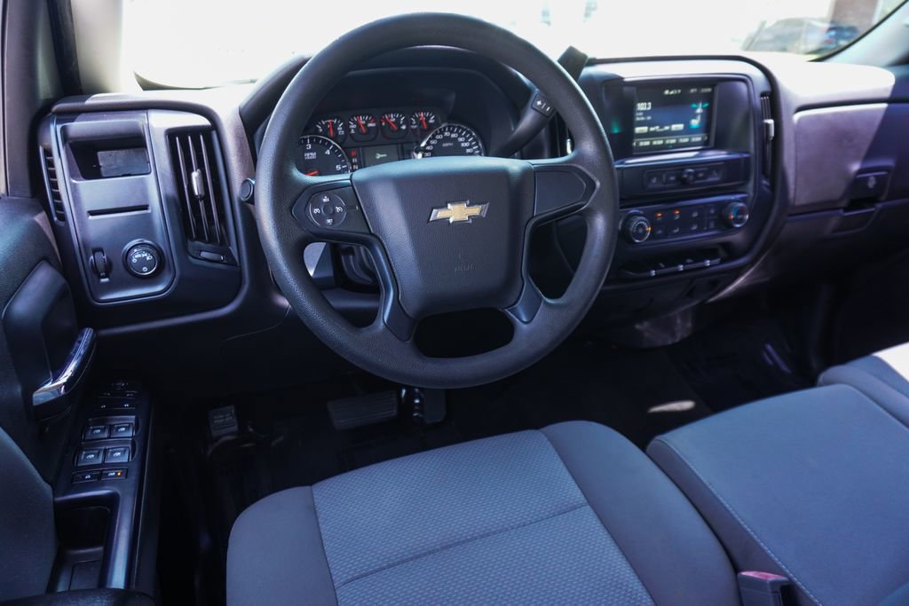 Used 2018 Chevrolet Silverado 1500 Custom w/ Custom Value Package RWD image 11