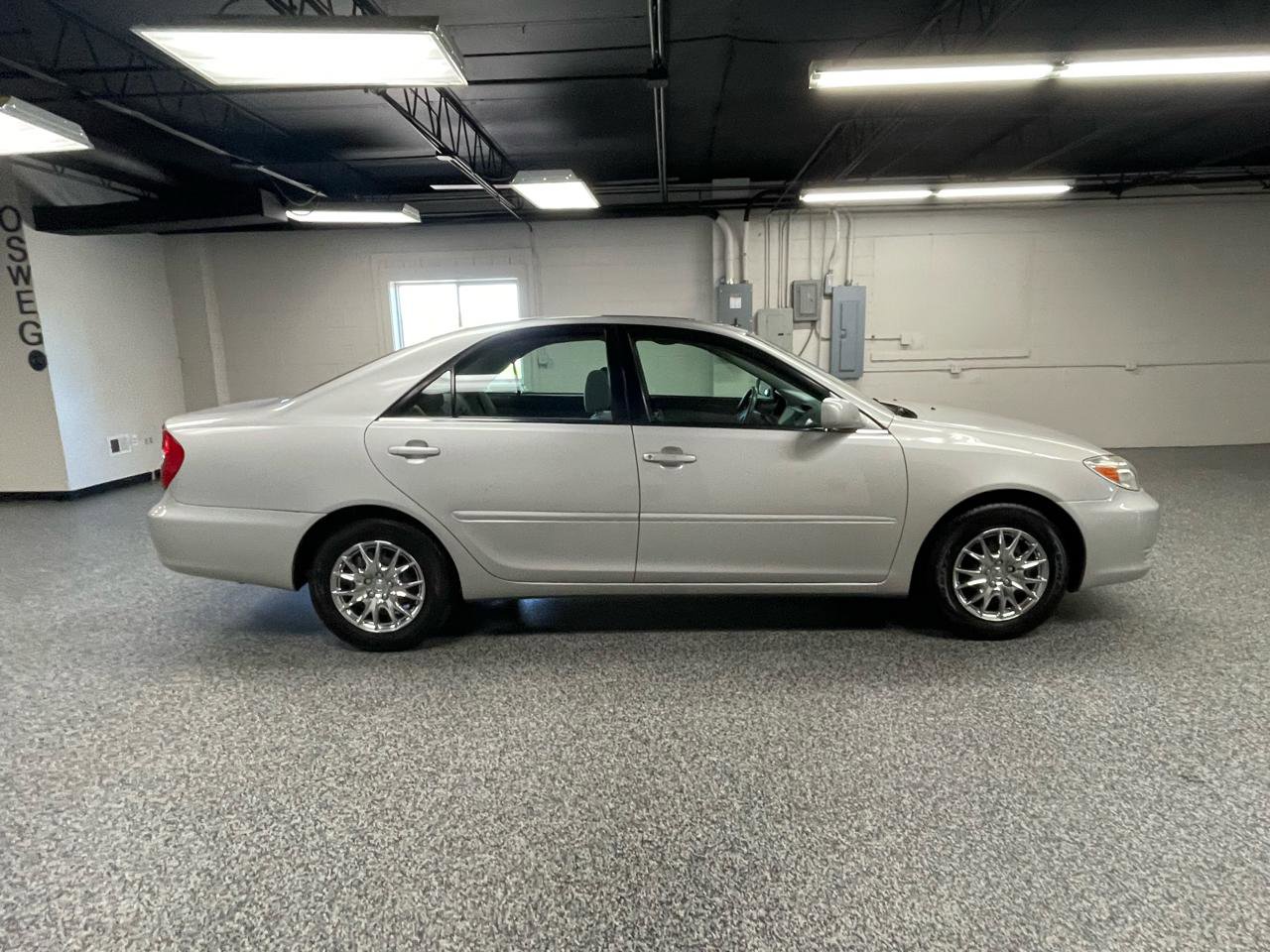 Used 2003 Toyota Camry LE FWD image 3