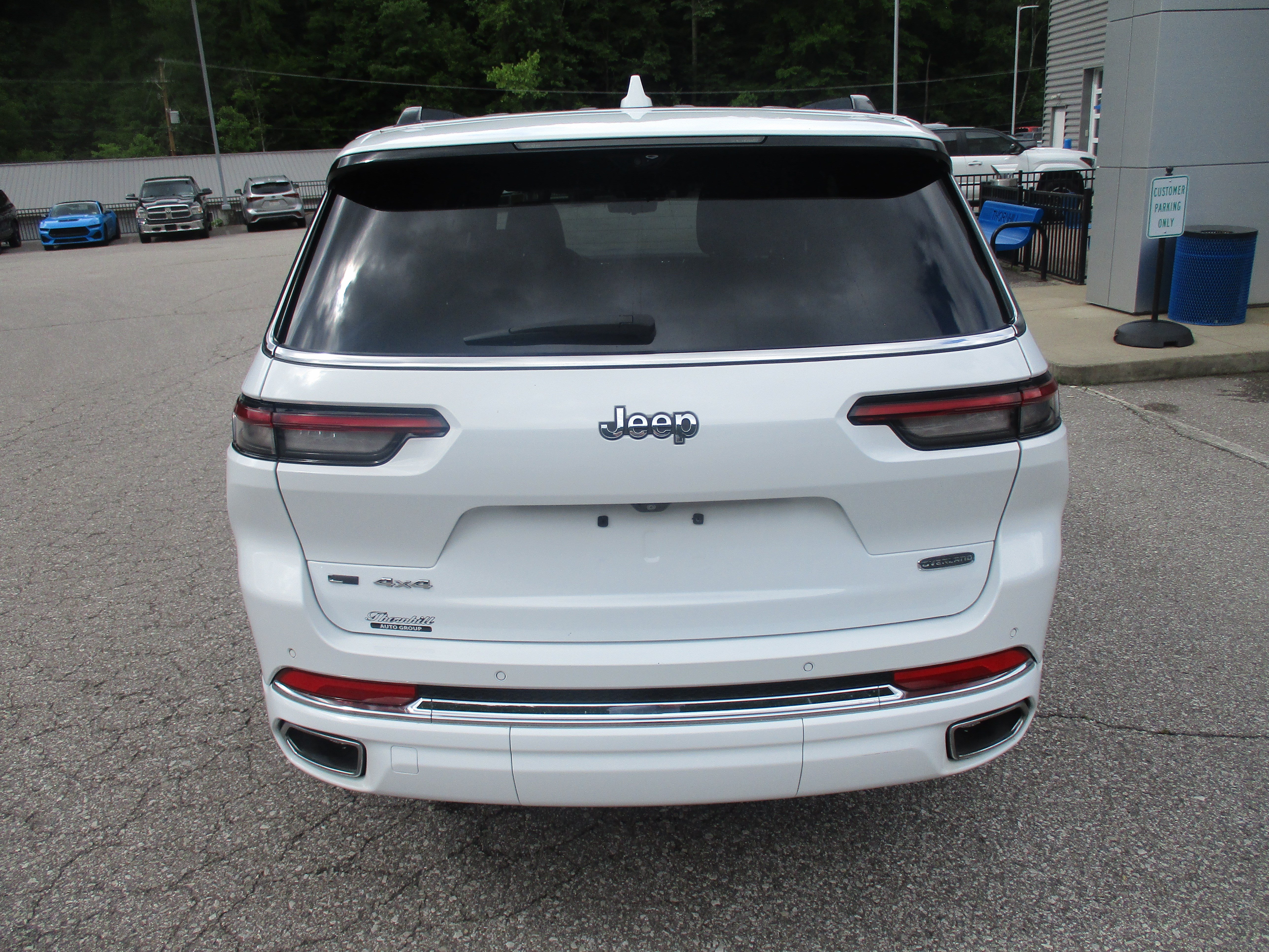 Used 2022 Jeep Grand Cherokee L Overland w/ Advanced Protech Group III AWD/4WD image 5