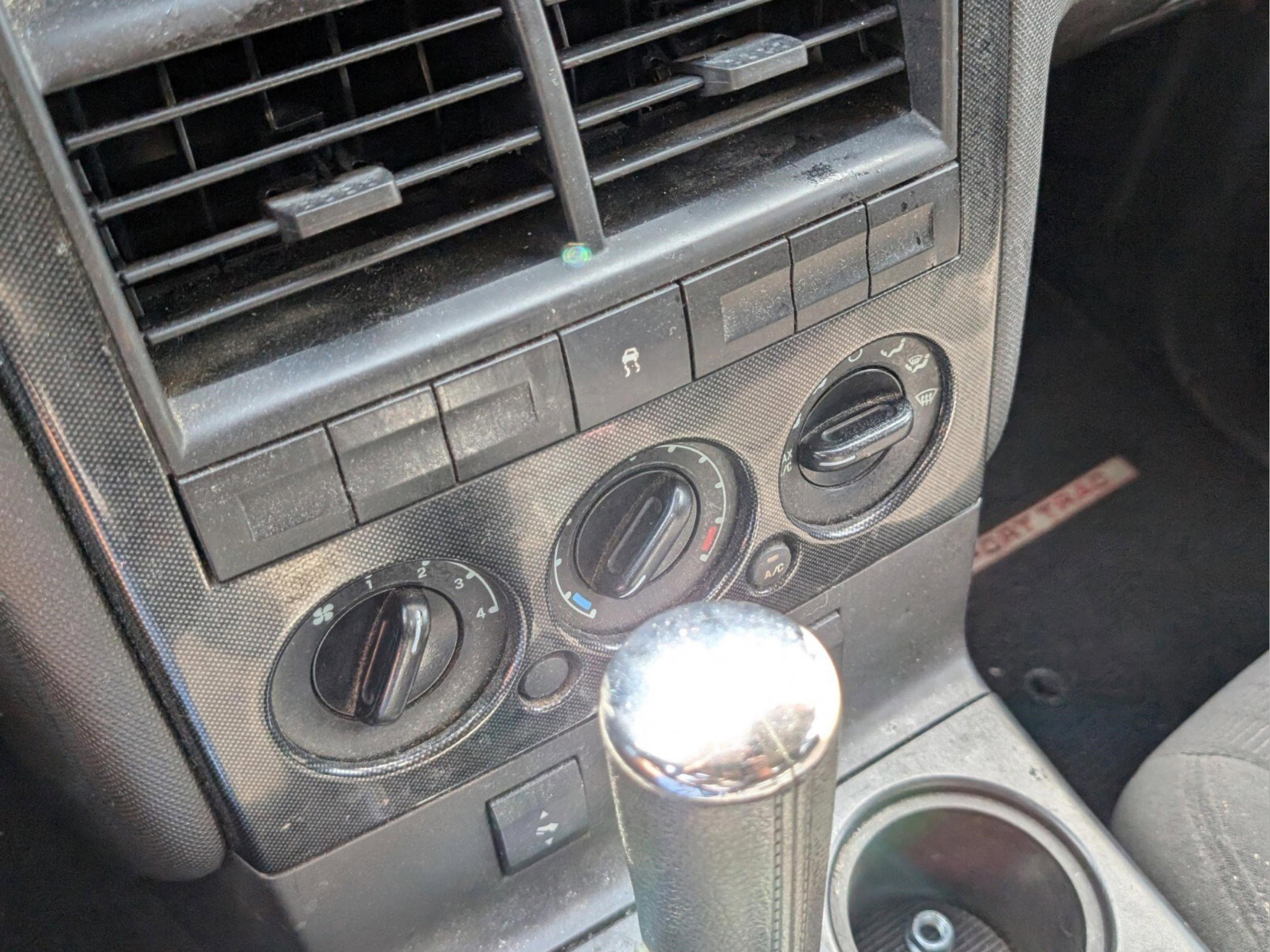 Used 2010 Ford Explorer Sport Trac XLT image 36