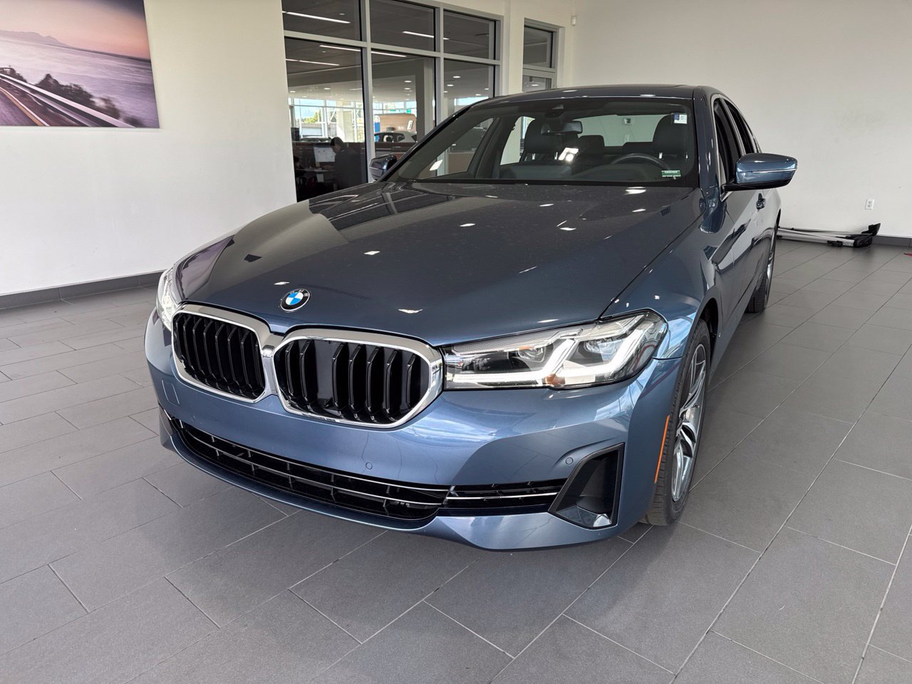 Used 2023 BMW 530i xDrive w/ Premium Package AWD/4WD image 3