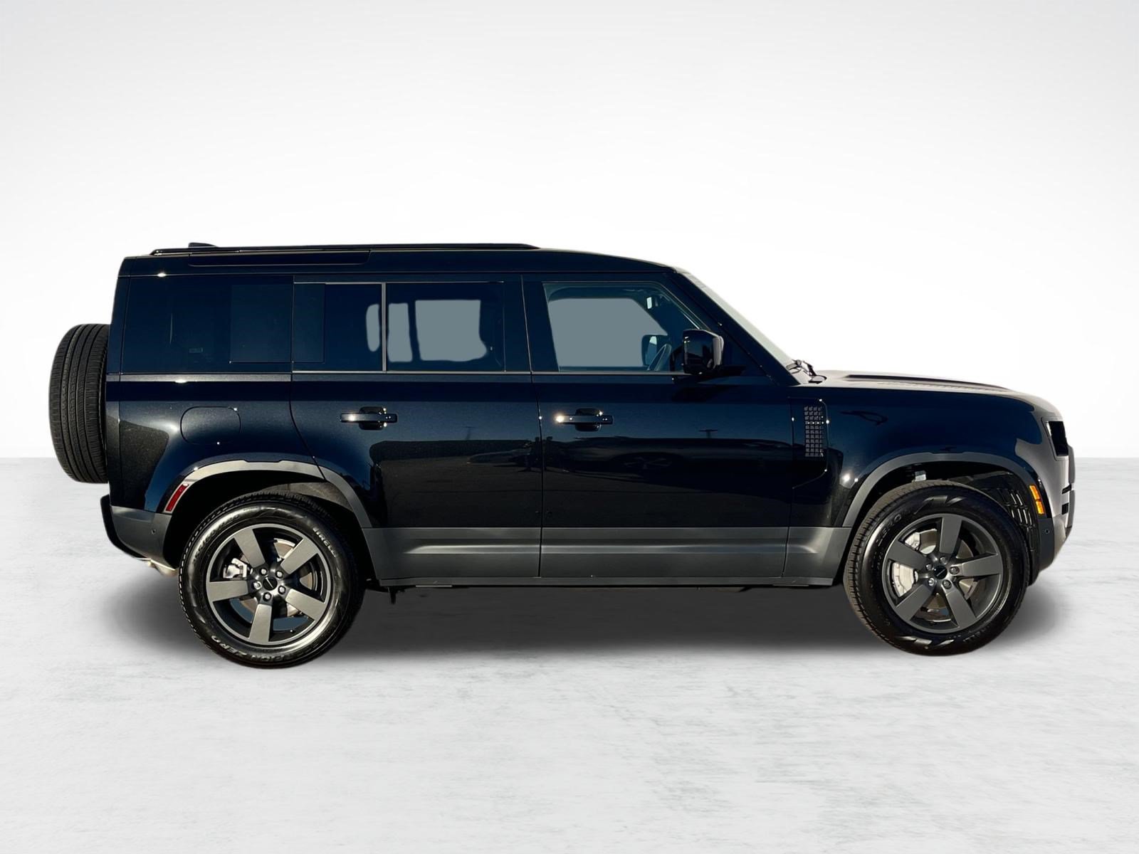 Used 2026 Land Rover Defender 110 S AWD/4WD image 8