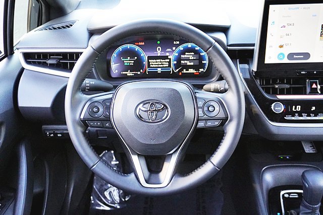 Used 2026 Toyota Corolla SE w/ SE Package FWD image 28