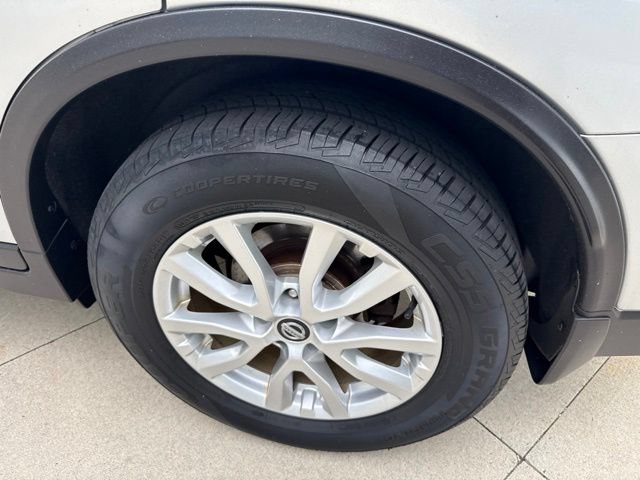 Used 2017 Nissan Rogue SV w/ HEV Premium Package AWD/4WD image 11