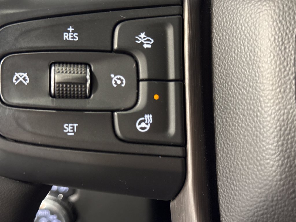 Used 2024 GMC Sierra 1500 AT4 AWD/4WD image 3
