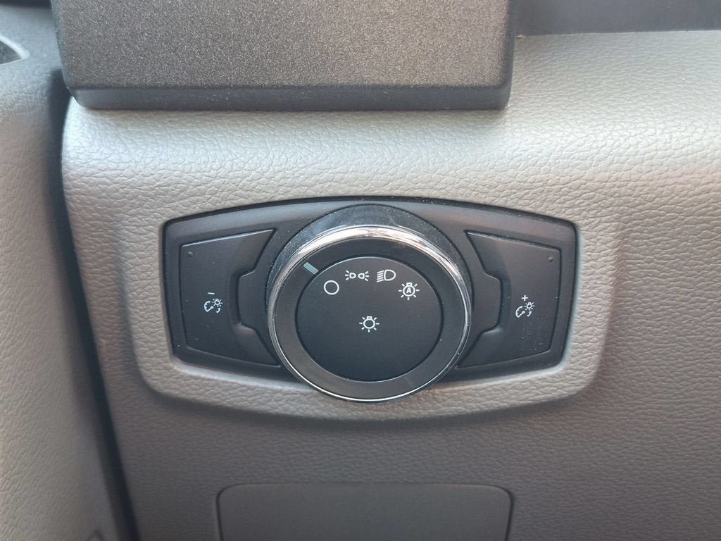Used 2020 Ford F550 2WD Crew Cab Super Duty image 19