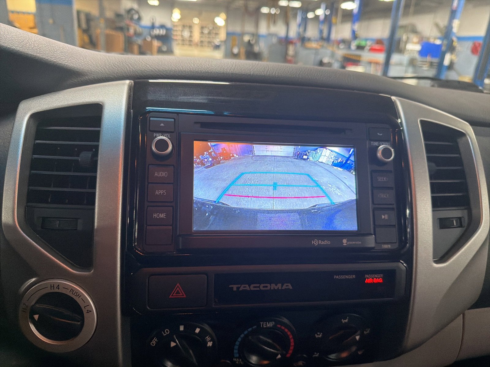 Used 2015 Toyota Tacoma 4x4 Double Cab image 16