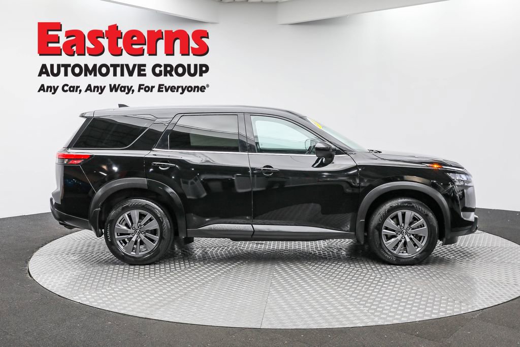 Used 2024 Nissan Pathfinder S image 4