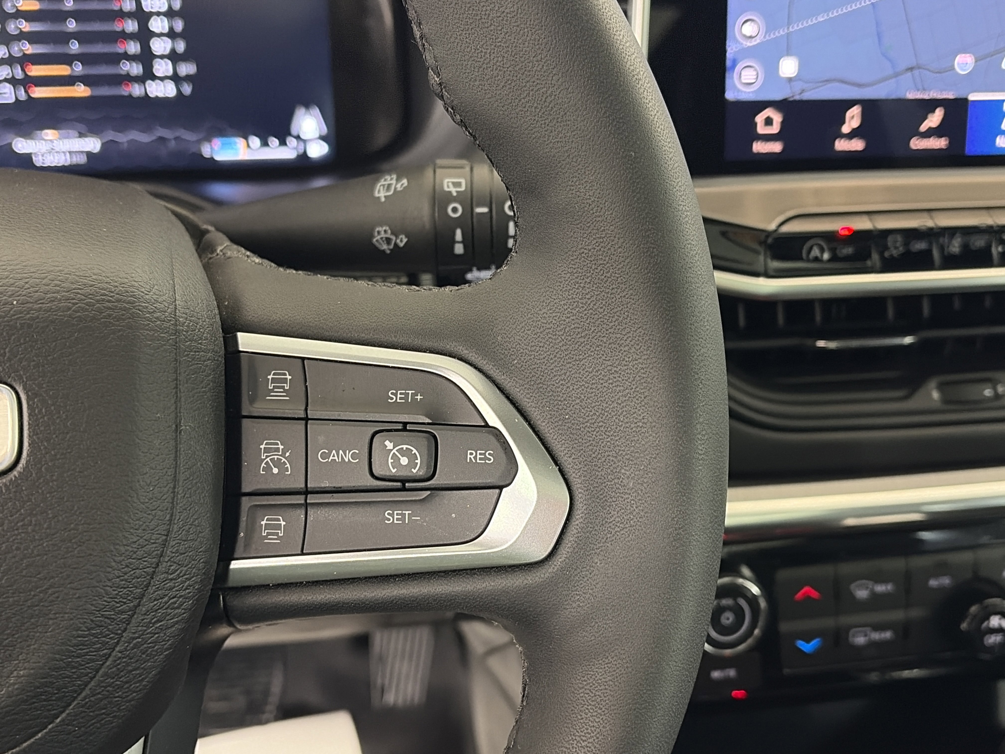 Used 2023 Jeep Compass High Altitude image 34