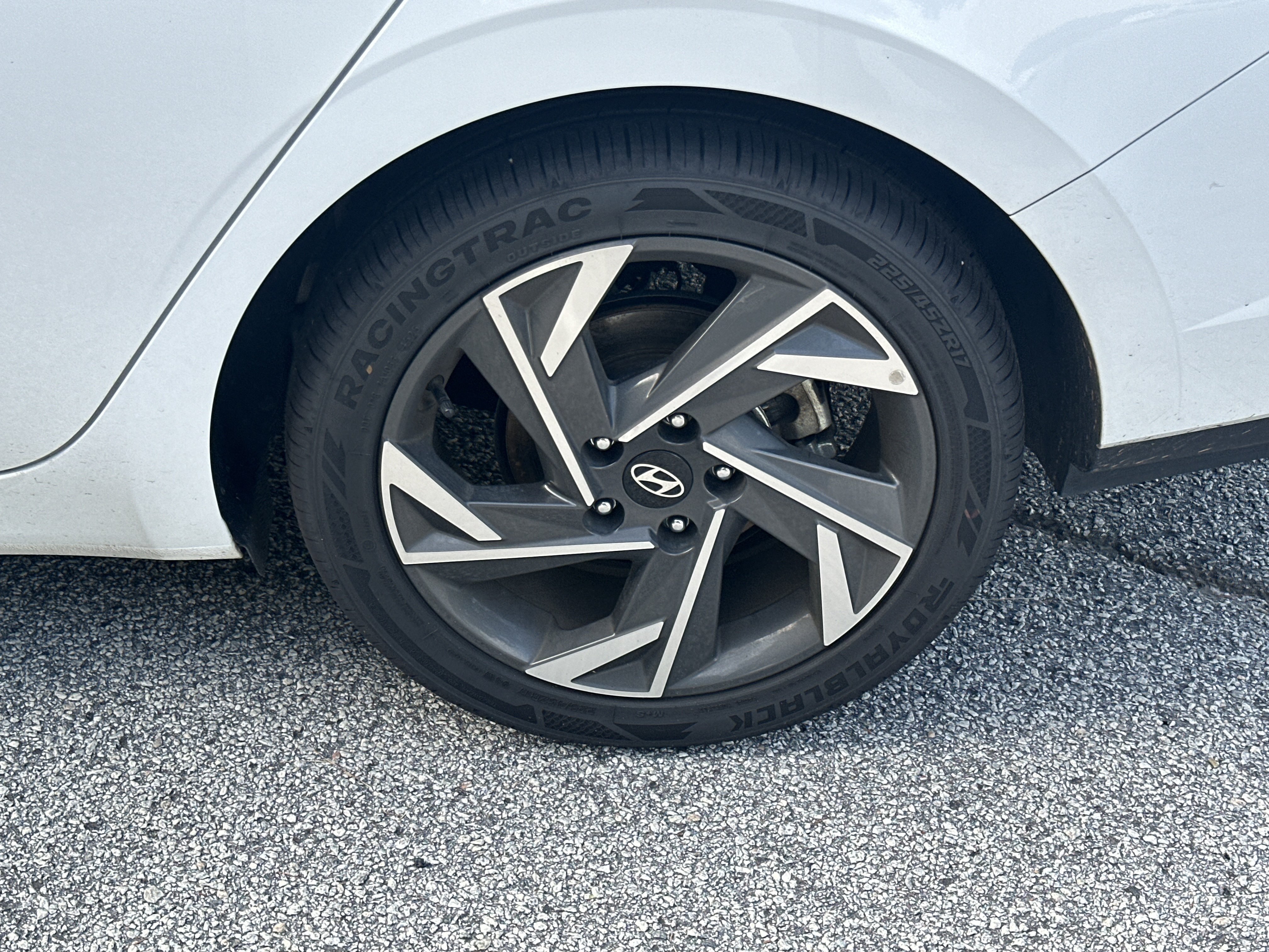 Used 2024 Hyundai Elantra Limited FWD image 19