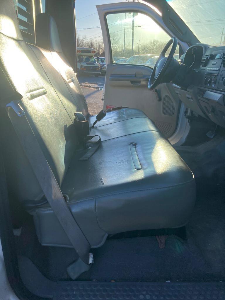 Used 2005 Ford F450 XL RWD image 9