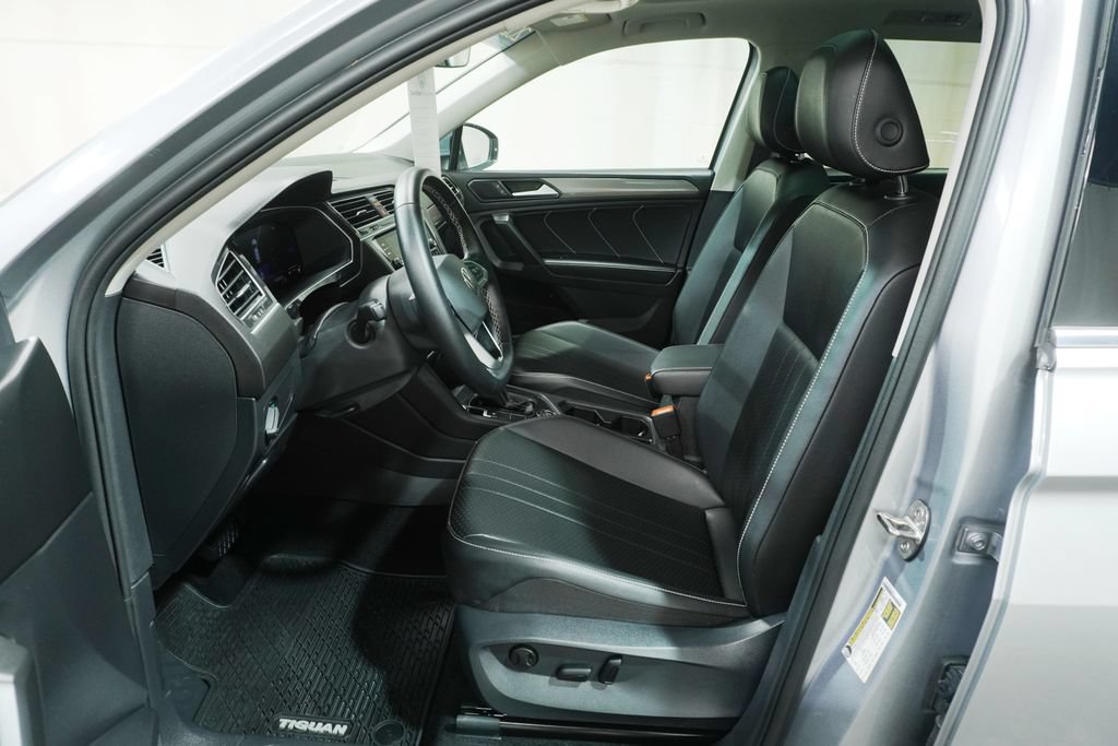 Certified 2024 Volkswagen Tiguan SE AWD/4WD image 11