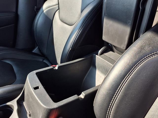 Used 2023 Jeep Cherokee Altitude Lux image 50