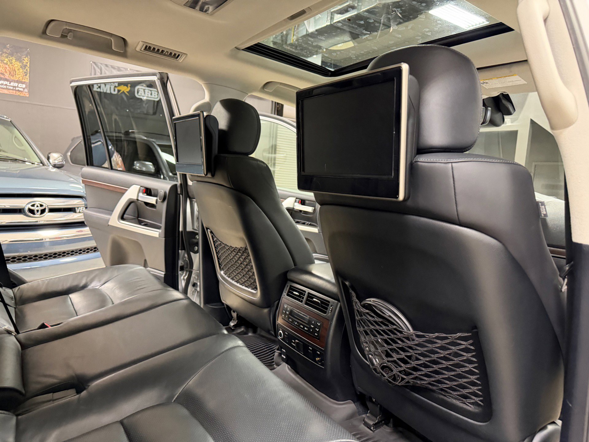 Used 2016 Toyota Land Cruiser AWD/4WD image 28
