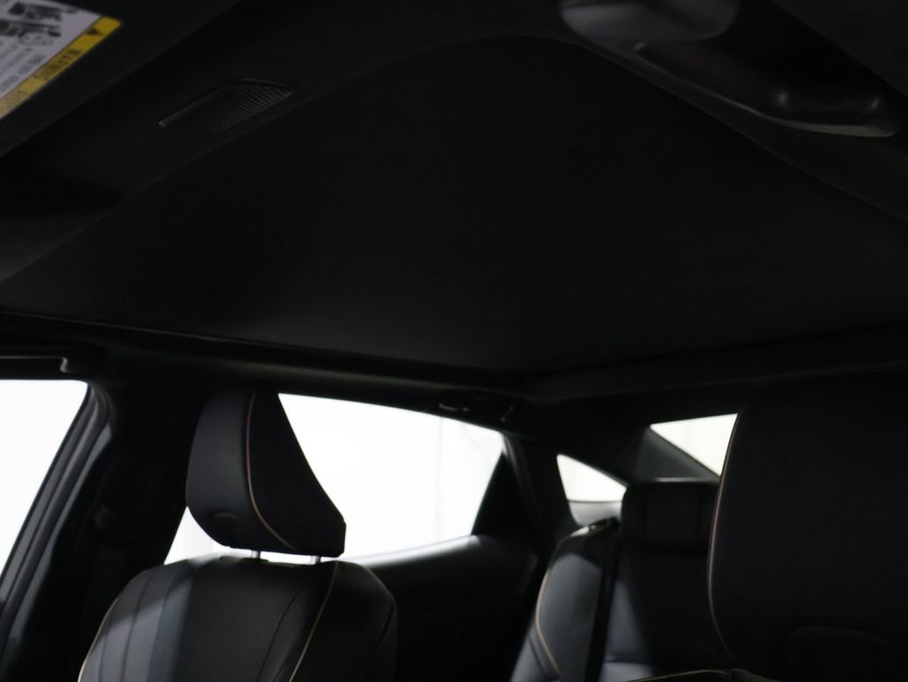 Used 2023 Toyota Crown Platinum image 9