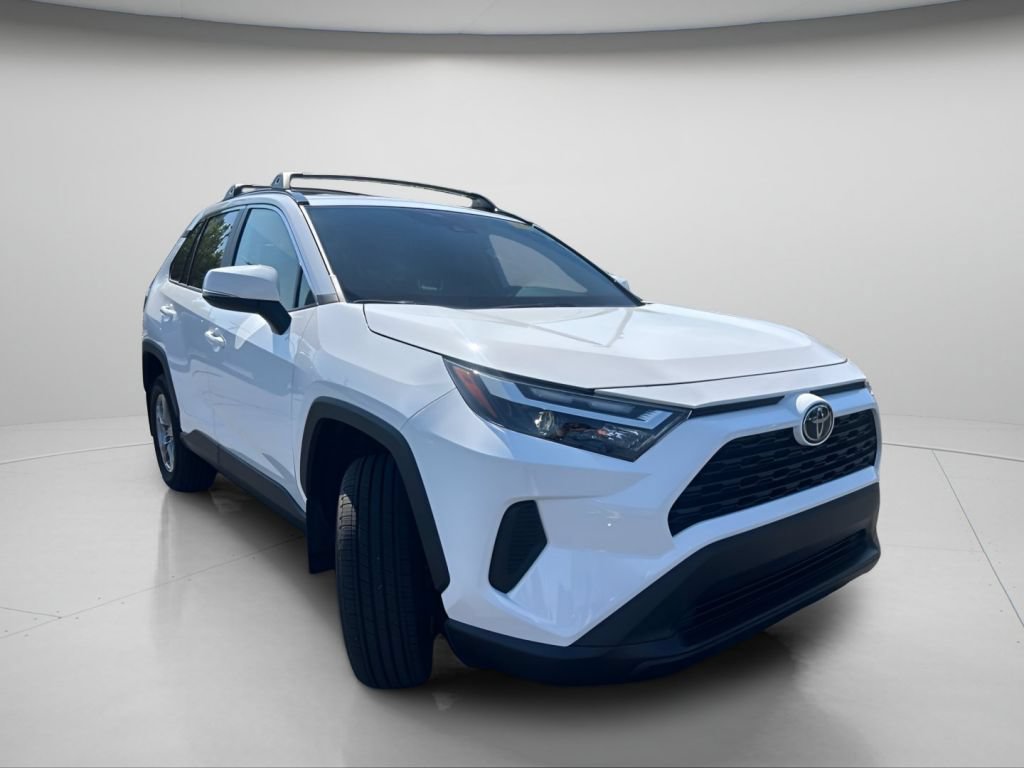 Used 2024 Toyota RAV4 XLE AWD/4WD image 2