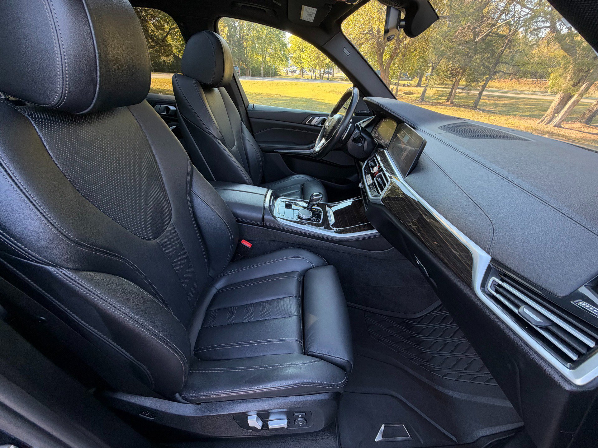Used 2021 BMW X5 xDrive40i w/ Premium Package AWD/4WD image 12