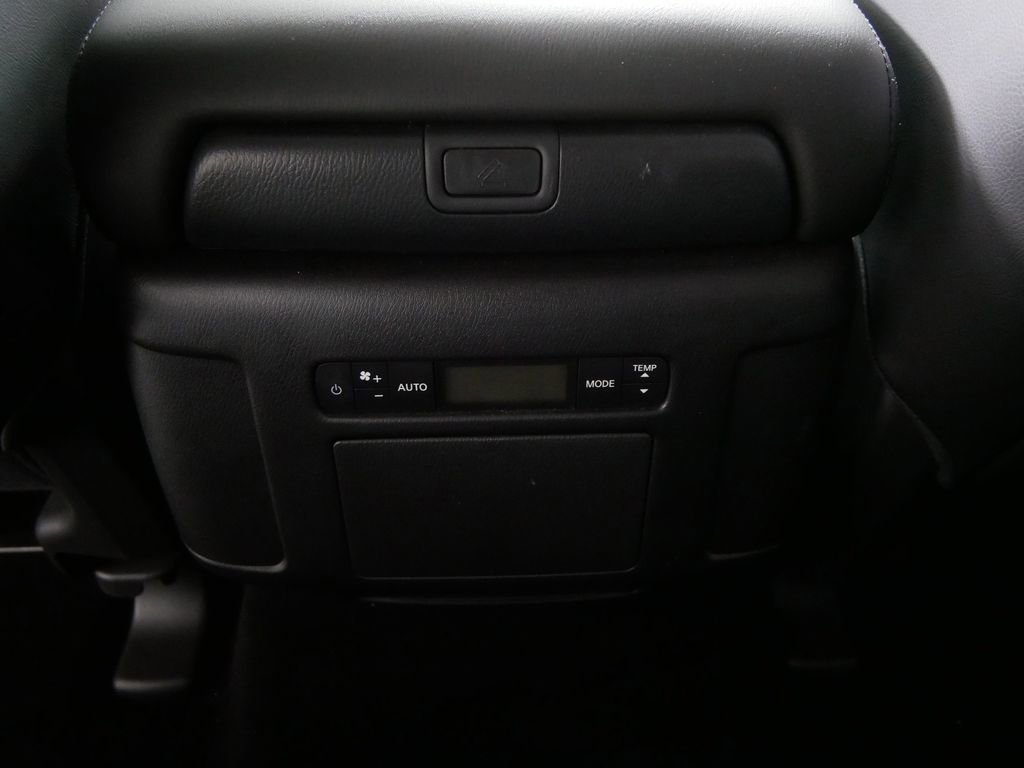 Used 2024 Nissan Armada SL w/ Captain's Chairs Package image 19