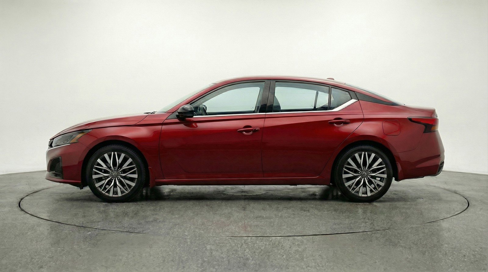 Used 2025 Nissan Altima 2.5 SV image 5