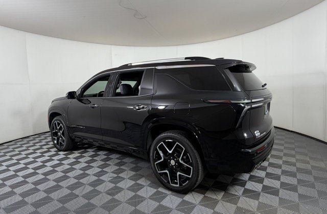 Certified 2025 Chevrolet Traverse High Country FWD image 3