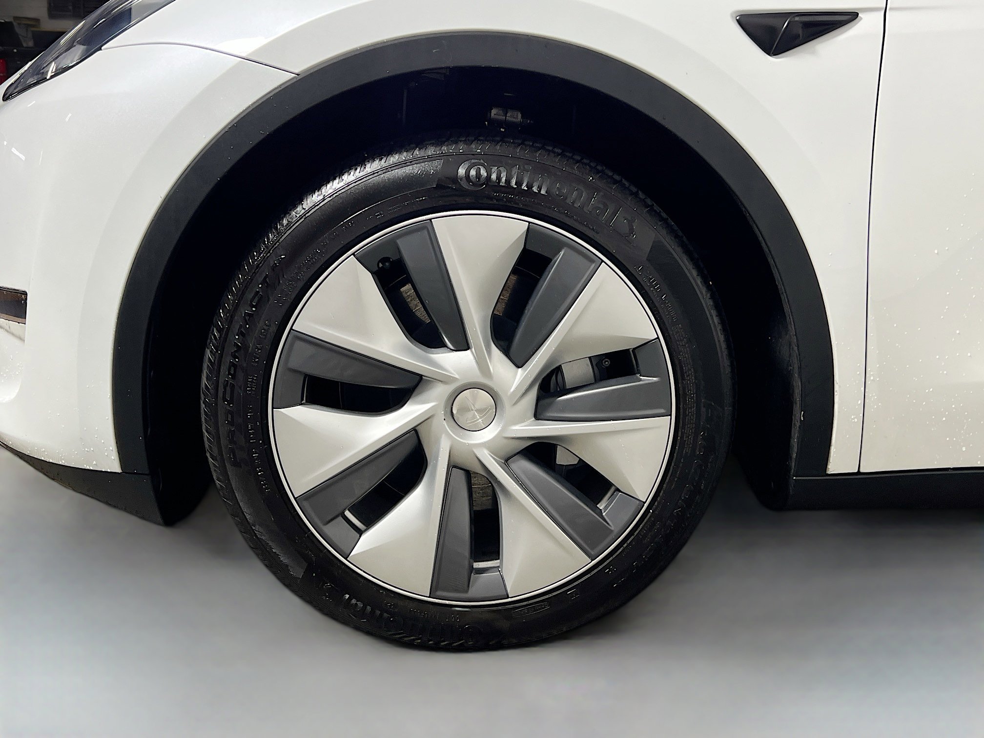 Used 2023 Tesla Model Y Long Range image 14