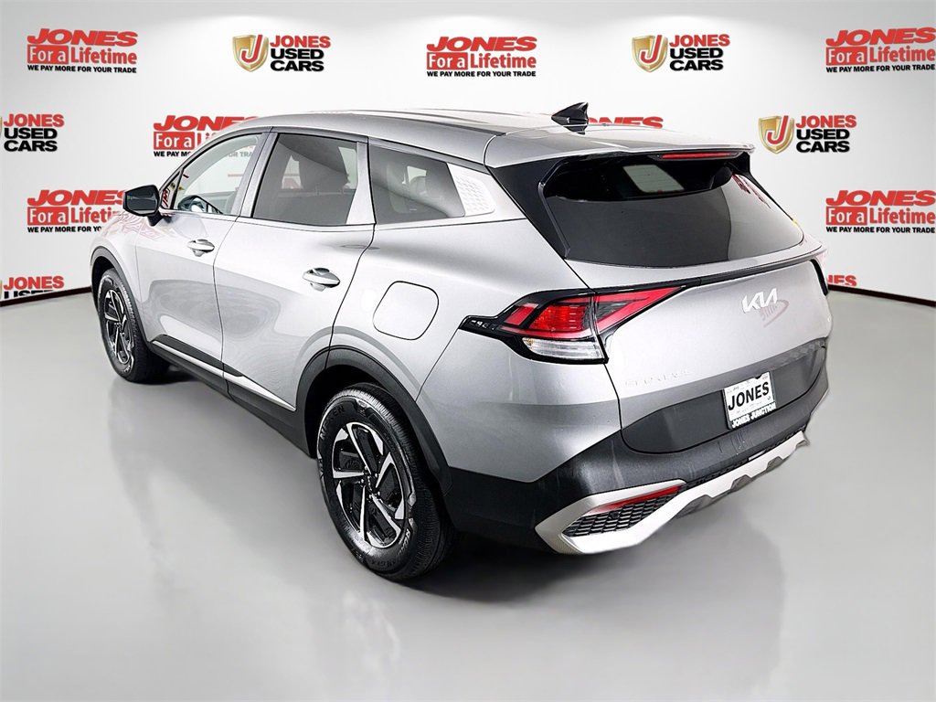 Used 2023 Kia Sportage LX image 2