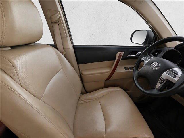 Used 2013 Toyota Highlander Limited AWD/4WD image 10