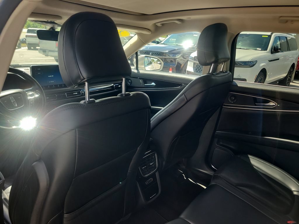 Certified 2021 Lincoln Nautilus Reserve FWD image 10