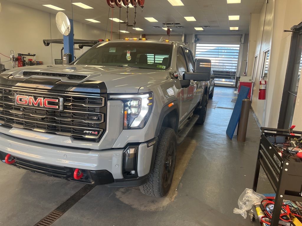 Used 2024 GMC Sierra 3500 AT4 w/ AT4 Preferred Package image 3