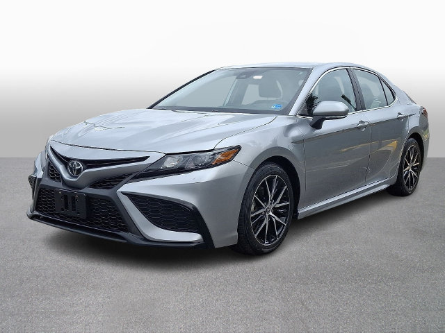 Used 2024 Toyota Camry SE FWD image 1