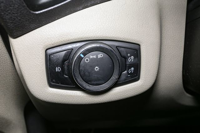 Used 2015 Ford Transit Connect XLT image 28